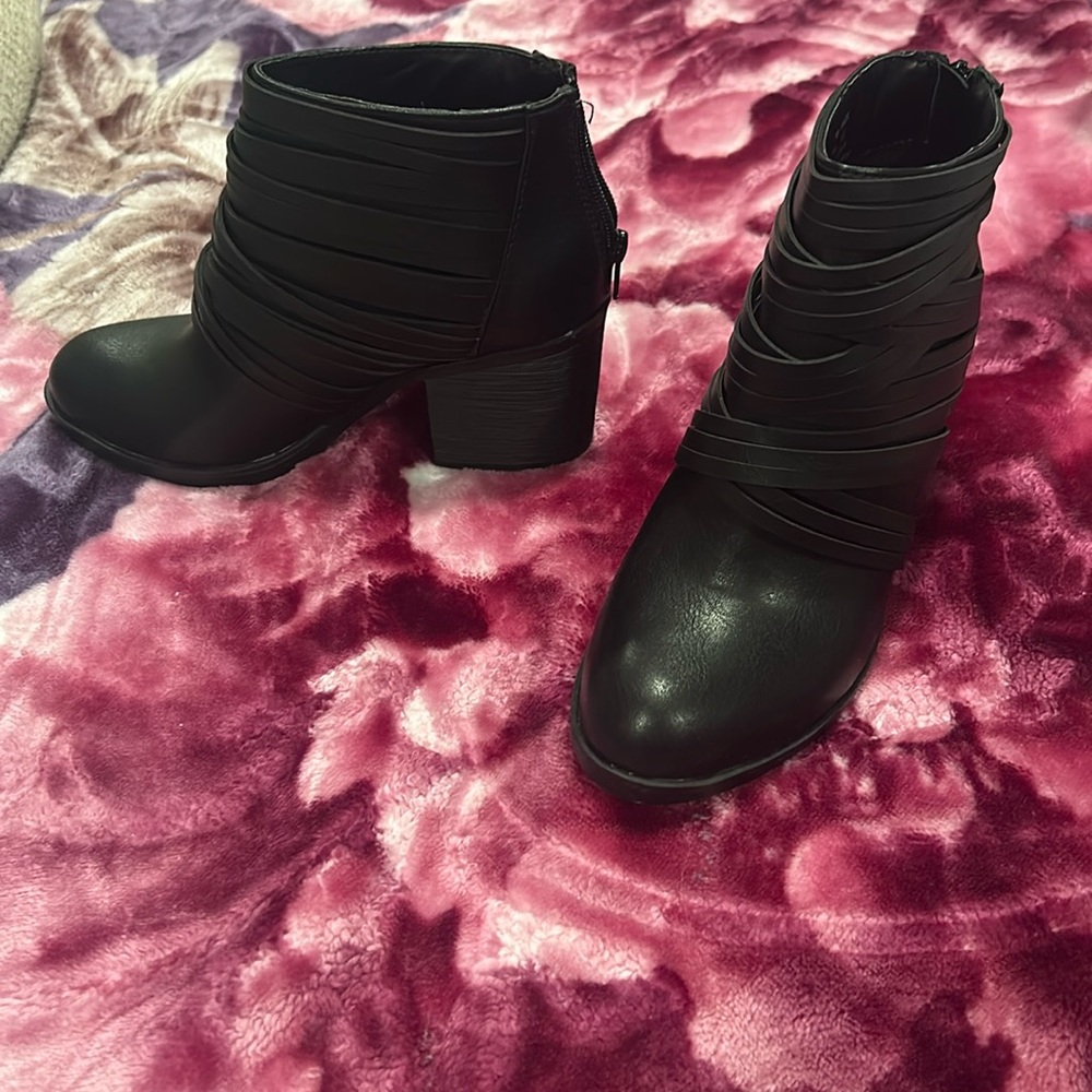 Black Healed Boots-